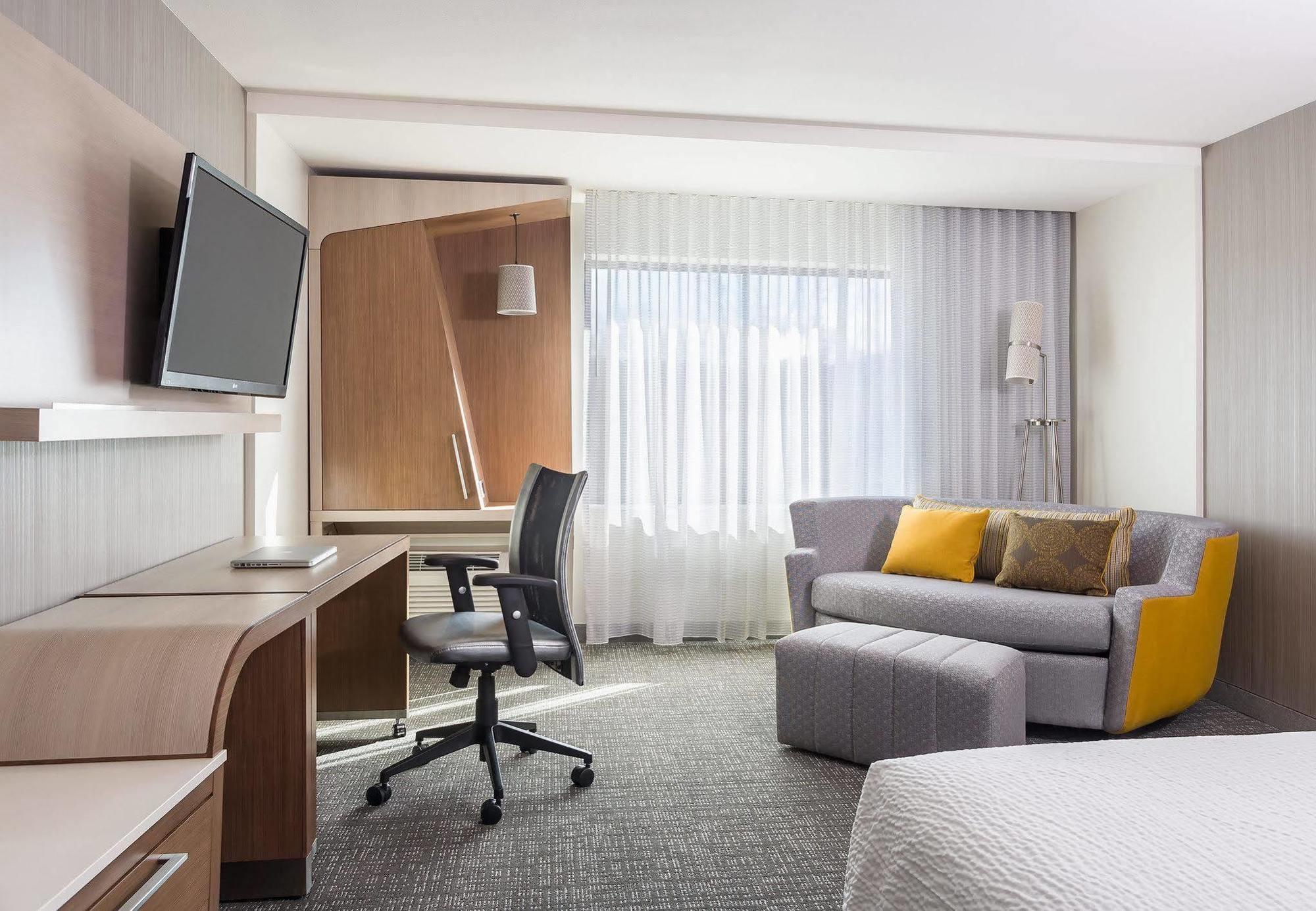 Courtyard By Marriott Dallas Carrollton And Carrollton Conference Center Extérieur photo